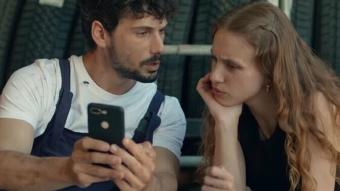 Sevgilinizin sosyal medyalarında ne yaptığını kontrol eder misiniz?