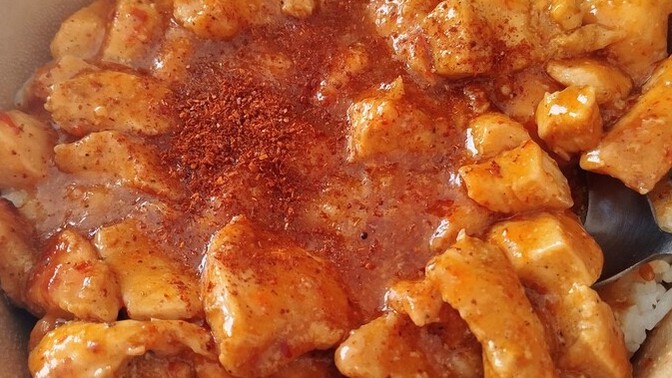 Tavuk pilavı soslu mu tercih edersiniz yoksa sade mi?