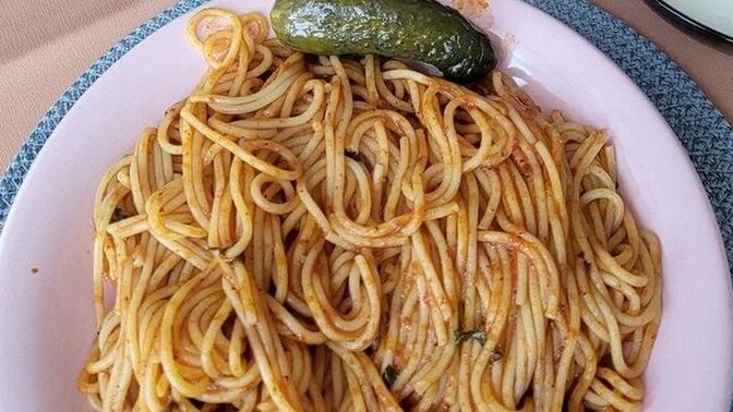 Şu an önünde olsa hayır diyemeyeceğin tek yemek ne olurdu?