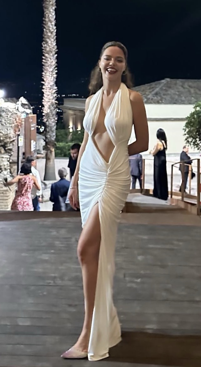 Hilal Altınbilek güzel mi sence?