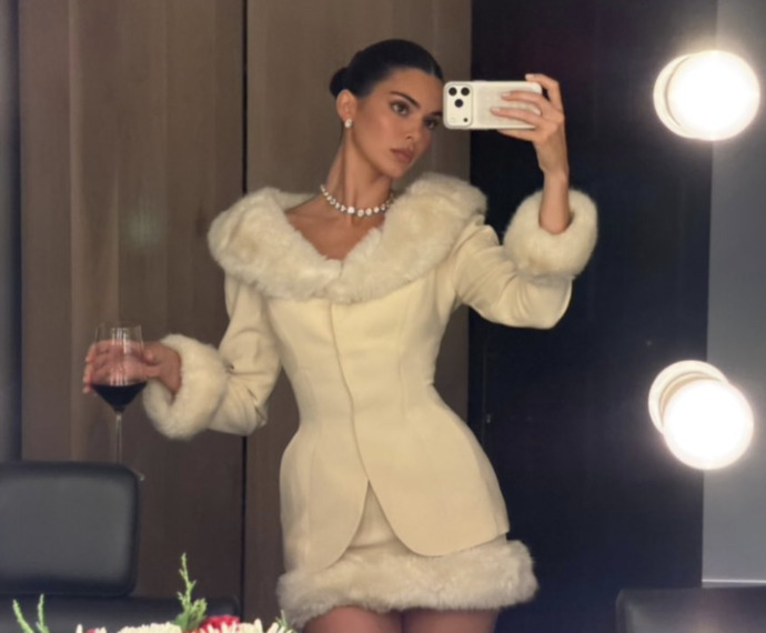 Kendall Jenner’ın bu vintage Mugler tercihini nasıl buldunuz?