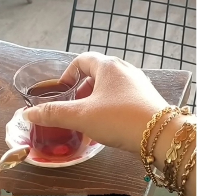 Gittiğiniz mekanda yemek ve içecek fiyatlarına adisyon defterine bakarak bir göz atarmısınız?