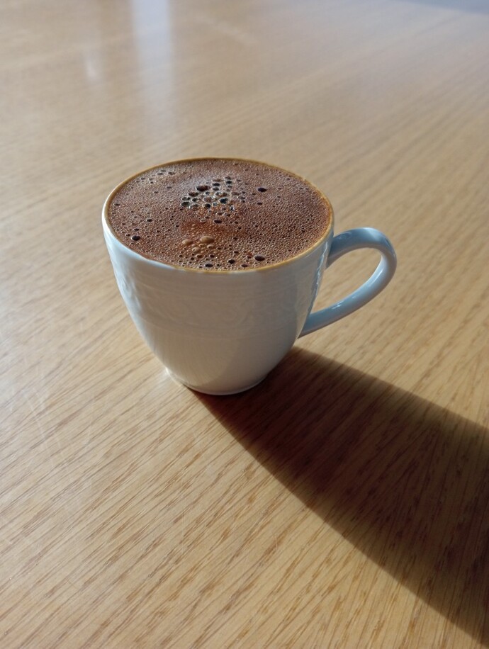 Türk kahvesini double nesscafe bardağında içen bir tek ben miyim?