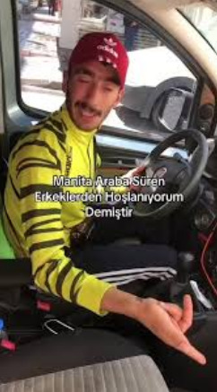 Araba süren erkeğin sağ elini boş bırakmamalıyız, değil mi?