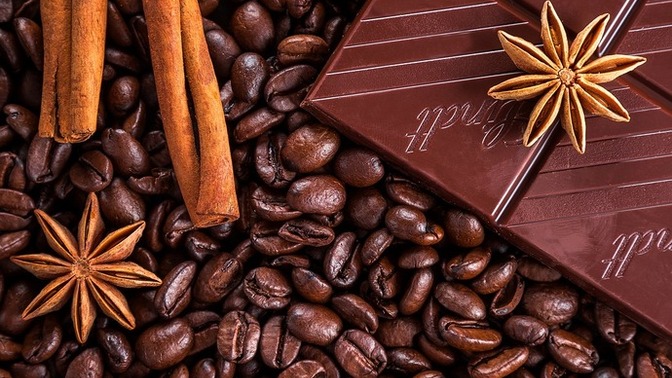 Kahve yanı bitter çikolata mı, sütlü çikolata mı?