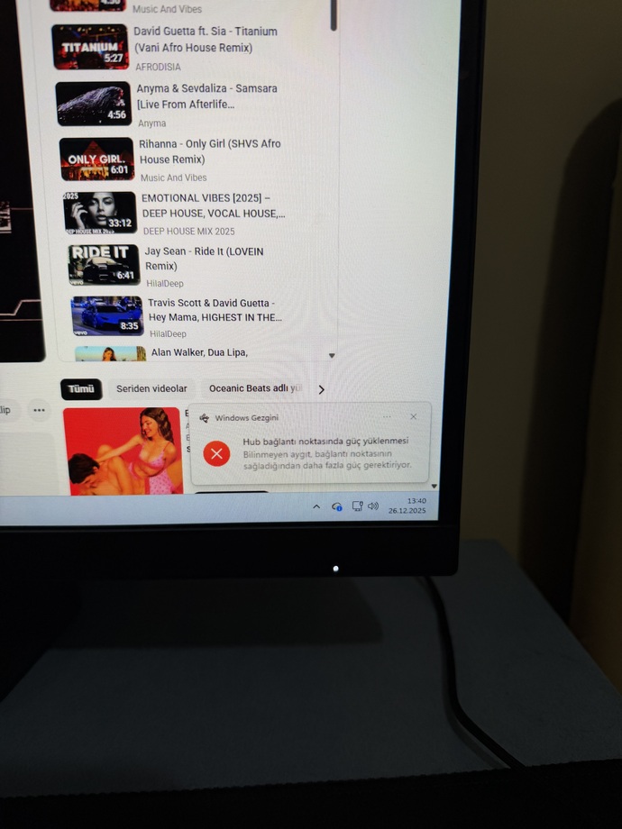 Mouse Takınca Bilgisayarı Kapatıyor?
