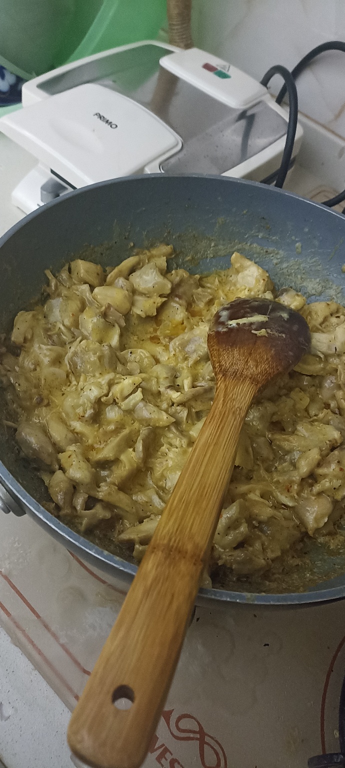 Degisik tavuklu soslu şehriyeli pilav yermisiniz?