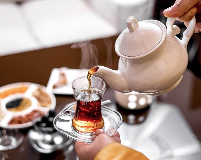 Sizin elinizden kahve mi güzel olur/Çay mı güzel olur?