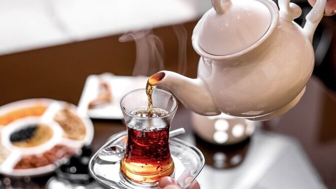 Sizin elinizden kahve mi güzel olur/Çay mı güzel olur?