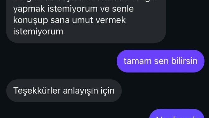 Konuştuğum çocukla aynı okuldayım hatta yan sınıfta pazartesi günü onu görünce naparım bilmiyorum?