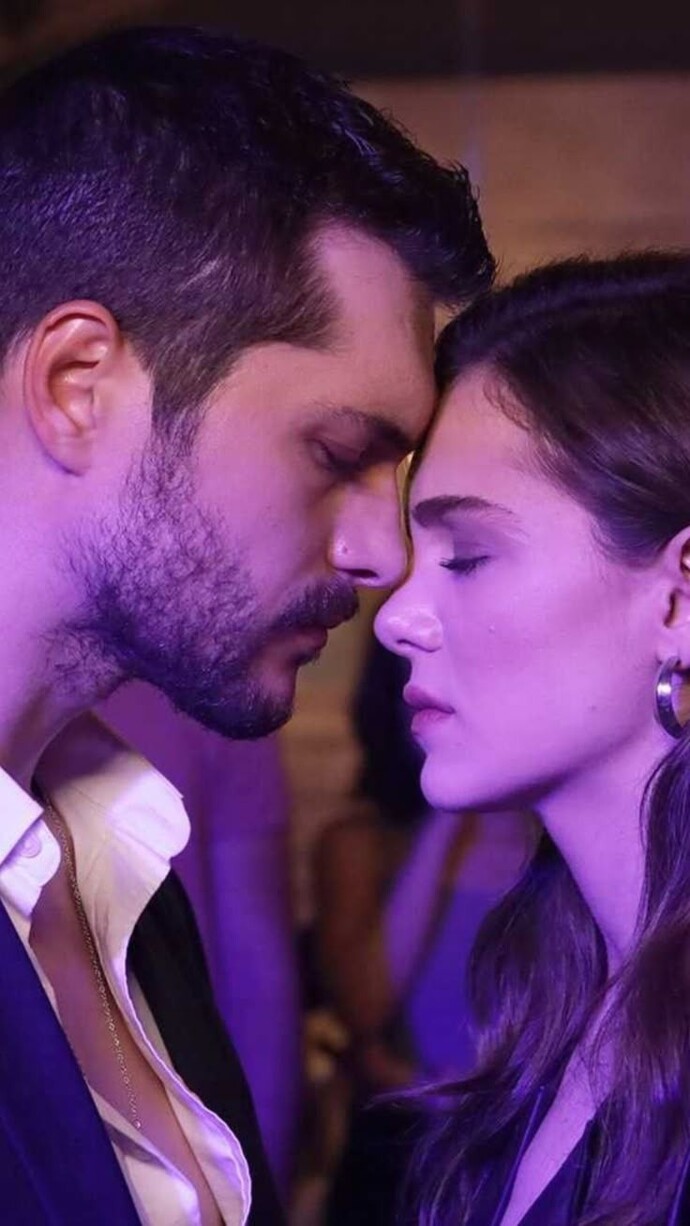 Bir mesajla aşık olunur mu, yoksa mutlaka yüz yüze mi hissetmek gerekir?
