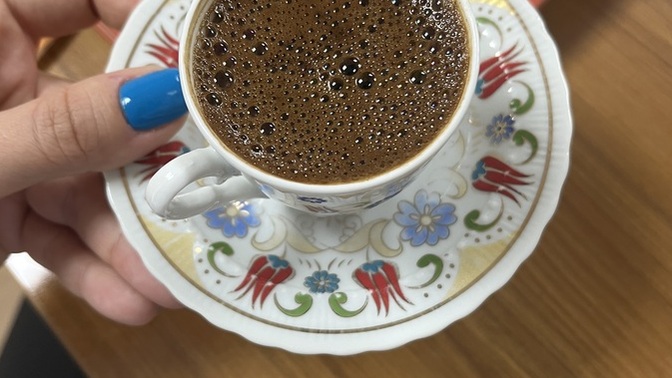 Kimler pazartesi kahvesi içmek ister?