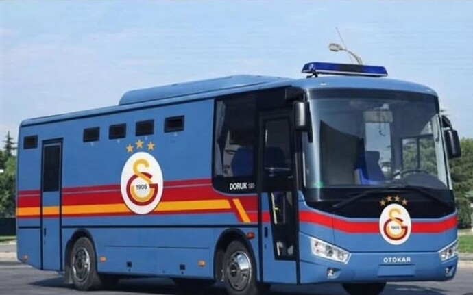 Galatasarayın takım otobüsünü nasıl buldunuz🤣?