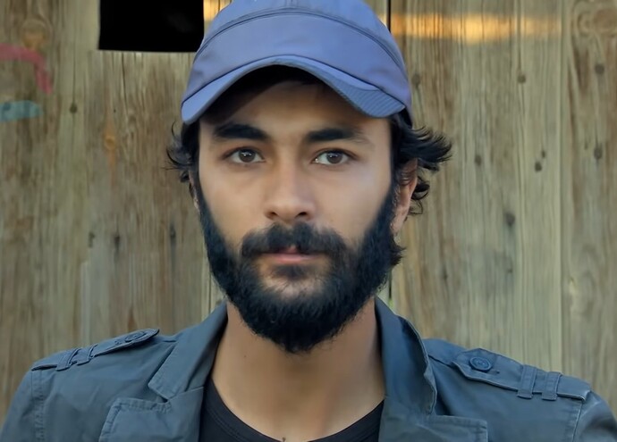 Şapka takıyor musunuz hangi renk şapka takıyor sunuz?