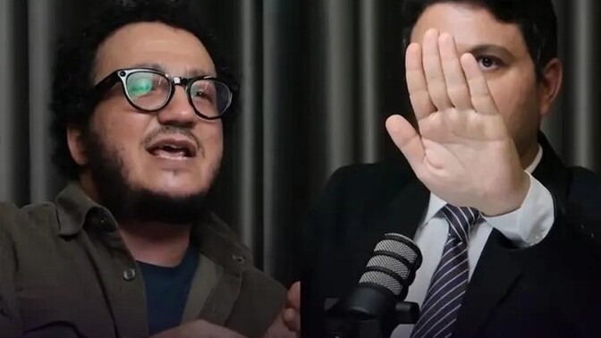 Bu adam herşeyi bildiğini mi düşünüyor?