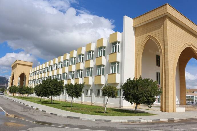 Apartman tabela üniversiteleri gerçekten bilim üretiyor mu yoksa sadece diploma mı veriyor?