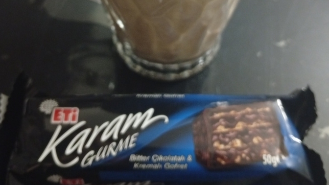 Sütlü kahve yanında en çok hangi çikolatayı seversiniz, karam gurme mi başka tatlar mı?