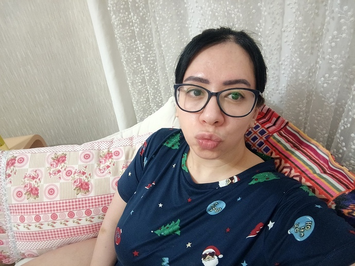 Selam, hangi gözlük daha iyi gider leoparlı çerçeve mi düz sade model mi?