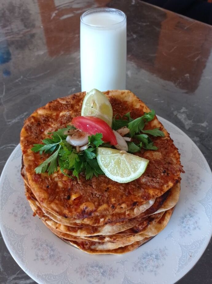 Lahmacunla güne başlamak mantıklı mı, sabah kahvaltıda ağır gelir mi?
