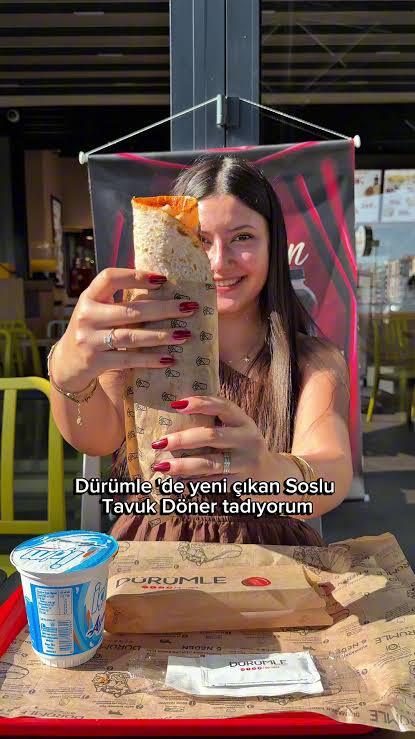 Dışarıda çok acıkınca sokak lezzeti mi tercih edersiniz yoksa market abur cubur mu?