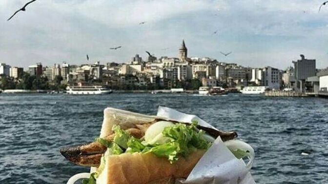 Sizce, balık ekmek soğanlı mı soğansız mı daha efsane gider?