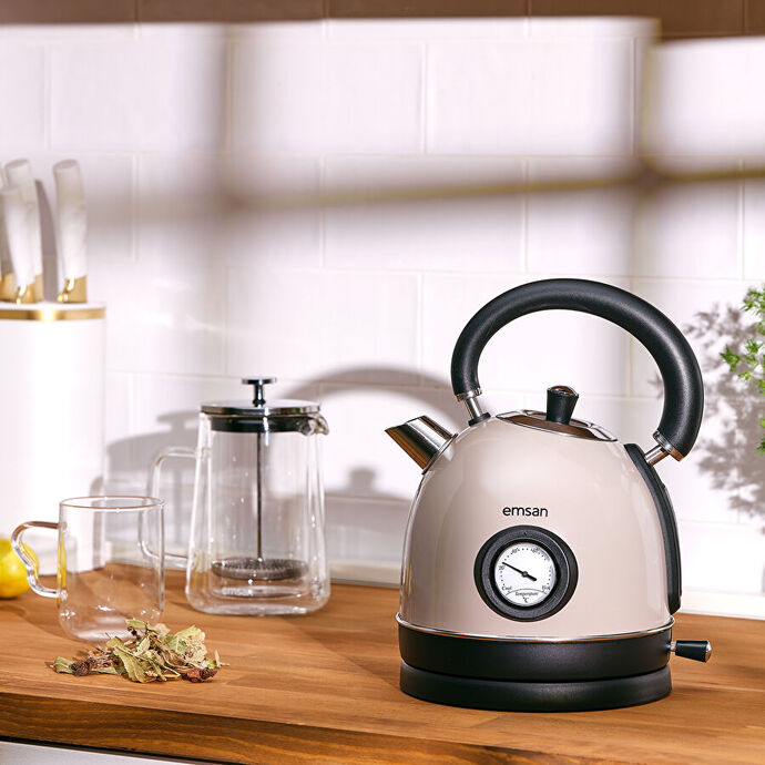 Kireç tutmuş kettle en pratik nasıl temizlenir, sirke mi karbonat mı daha iyi?