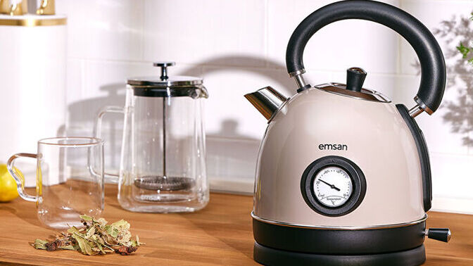 Kireç tutmuş kettle en pratik nasıl temizlenir, sirke mi karbonat mı daha iyi?