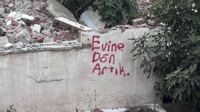 Geceye duvar yazısı bırakacak olsan ne yazardın?