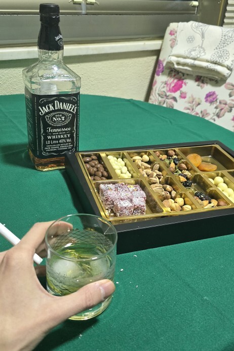 Gecenin sessizliğinde ne yapıyorsunuz bea?