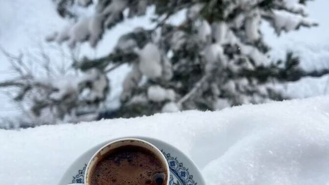 Kar manzaralı kahve fotoğrafım nasıl olmuş sizce ☕️❄️?
