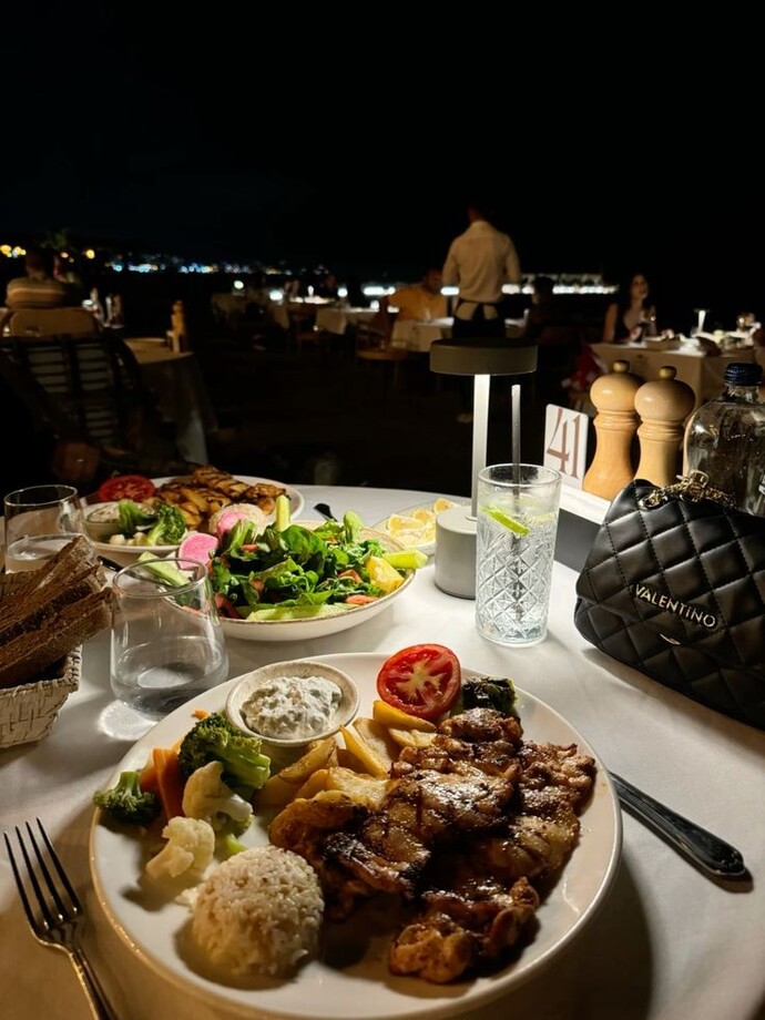 Lüks mekanlarda yemek yemeyi sever misiniz?