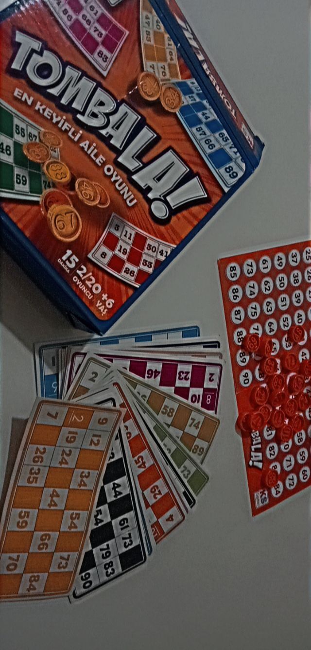 Evde tombala oyununda herkesi yenmek yeni yılda bol şans işareti mi 😂?