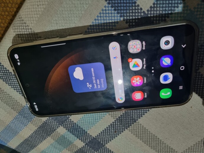 Kardeşimin telefonuna mı geçeyim kendi telefonumda mı kalayım?