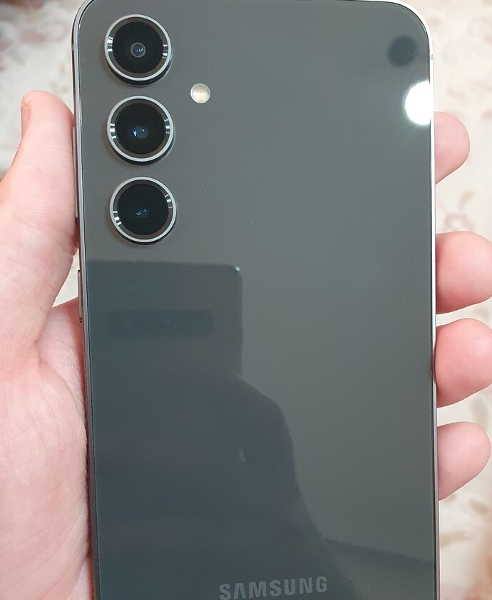 Kardeşimin telefonuna mı geçeyim kendi telefonumda mı kalayım?