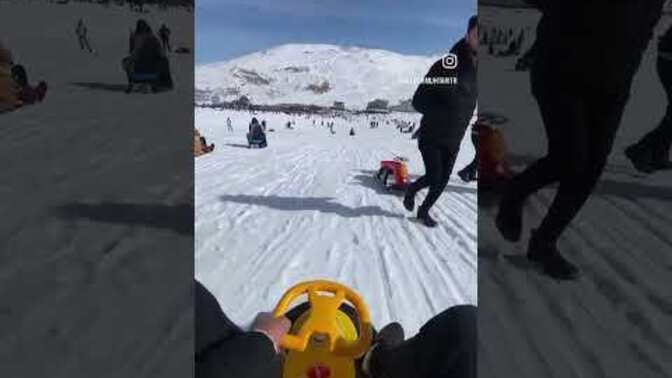Karda kaymayı biliyor musunuz 😂 kaz dağlarında drift yapmaya gelir misiniz?