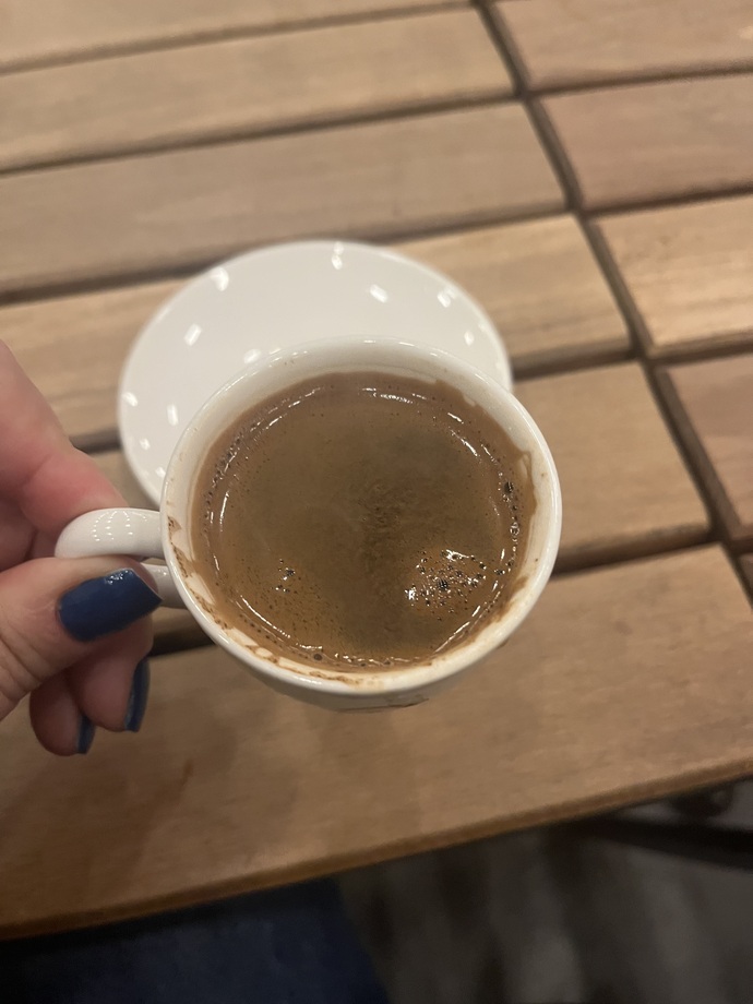 Sabah kahvesi icin gonullu barista yok mu, kim kahve ısmarlamak ister?
