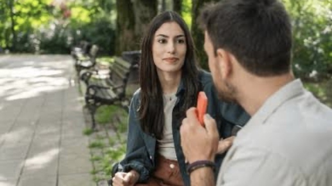 Sevgilin yakın arkadaşının sırrını sana anlatıyorsa …. Boşluğu doldurur musunuz?