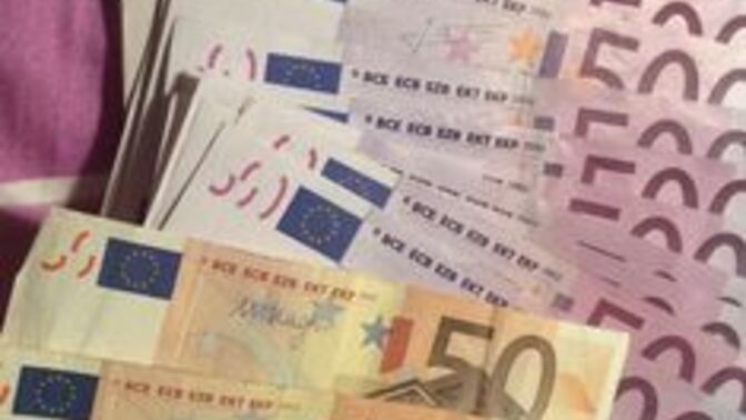 Hangi para birimiyle maaş alıyorsunuz, TL mi dolar mı euro mu 💸?