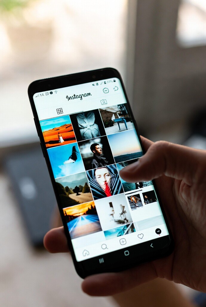 Sizce sevgilisi olan bir kadının Instagram da kendi fotolarını paylaşması normal mi?
