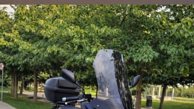 Kuryelik için hangisi daha iyi? YENİ Bajaj N125 mi? Yoksa Honda PCX 125 mi?