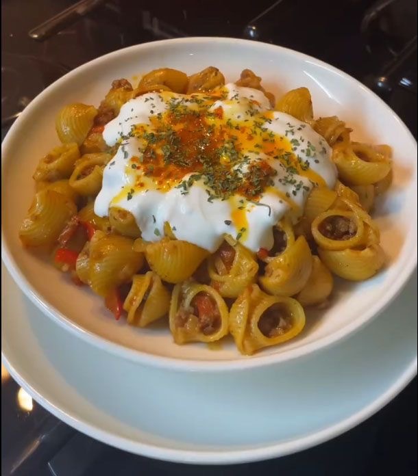 Makarna severler buraya 🍝 en çok hangi makarna sosunu ve şeklini seviyorsun?