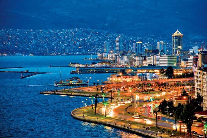 Sizinle buz gibi havada İzmir manzarasında kahve içer miydim söyleyeyim mi?