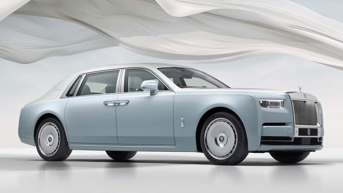 Rolls Royse unu da Sahin K. surer. Sureti alttadir.( kendisi hep ustte oldugu icin tabi)
