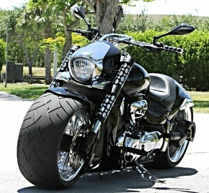 Sizce bu Suzukı motor 300 bin TL varmıdır?