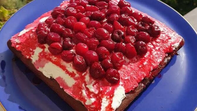 Tahinli vişneli brownie denediniz mi, bu efsane tatlıyı sever misiniz?