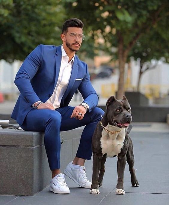 Takım elbise giyen erkek mi daha çekici, yoksa sportif giyim tarzı mı daha havalı olur?