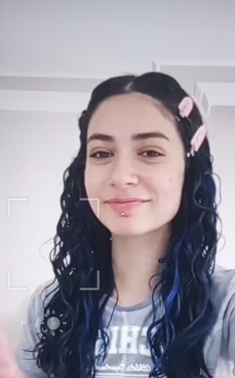 Sizce erkekler doğal güzellik mi daha çekici buluyor yoksa abartı makyajlı kızları mı?