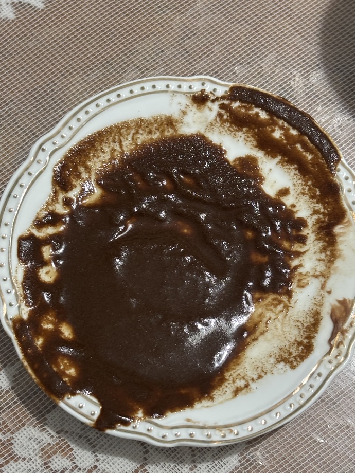 Kim bana kahve falı bakar (Fal şirktir , günahtır diyenler az ötede oynasın. Sorum size değil zaten.)?
