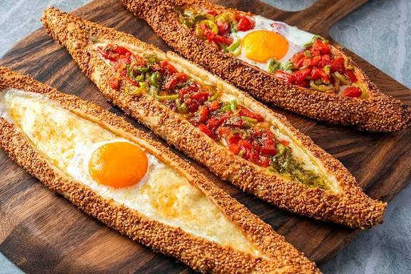 En çok hangi pideyi seversin, kıymalı mı kaşarlı mı karışık mı?