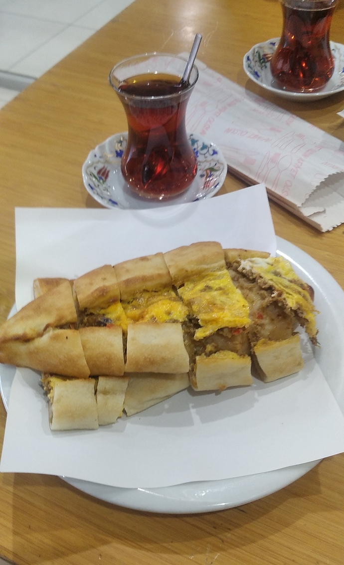 En çok hangi pideyi seversin, kıymalı mı kaşarlı mı karışık mı?